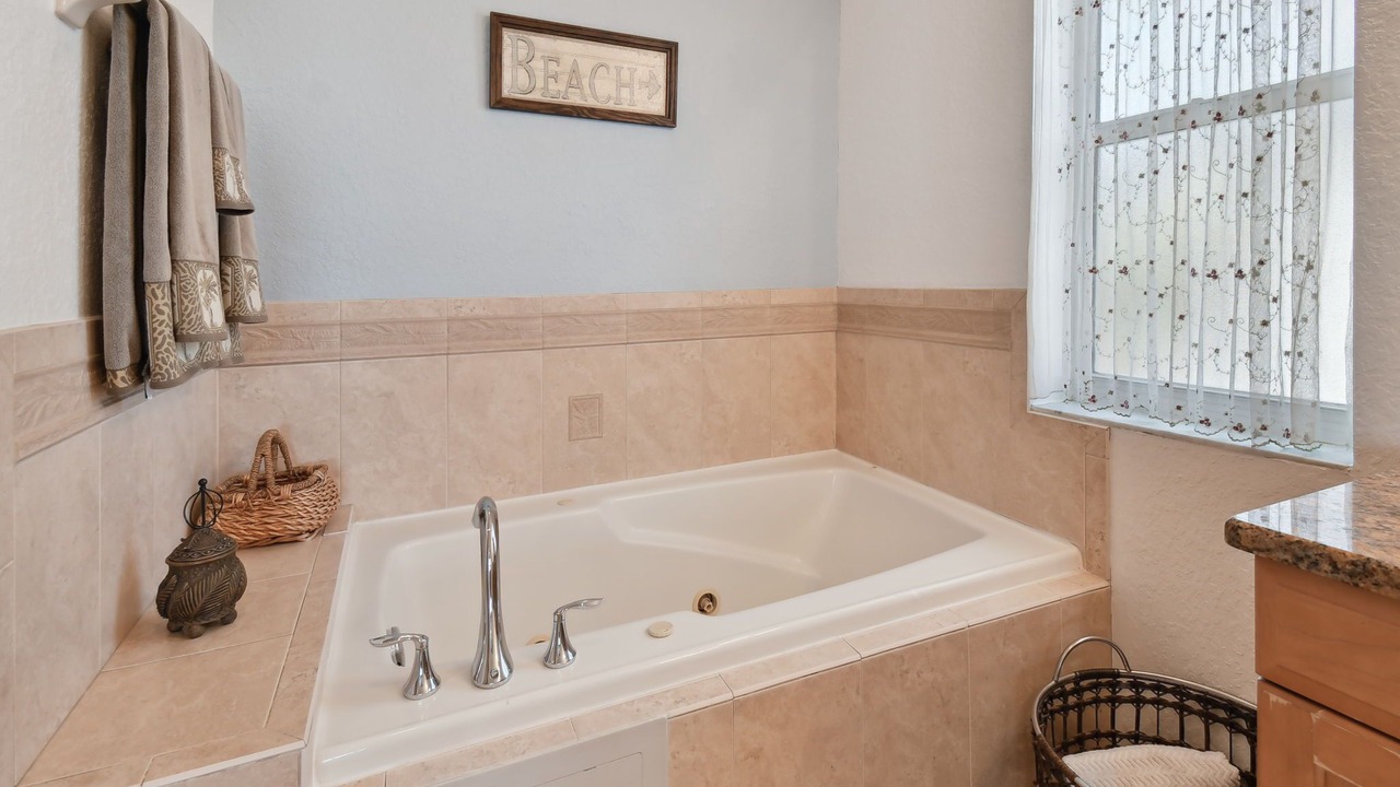 Photo of Bathroom in Independence Square