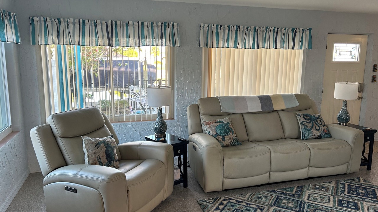 Photo of Livingroom in Spring Hill