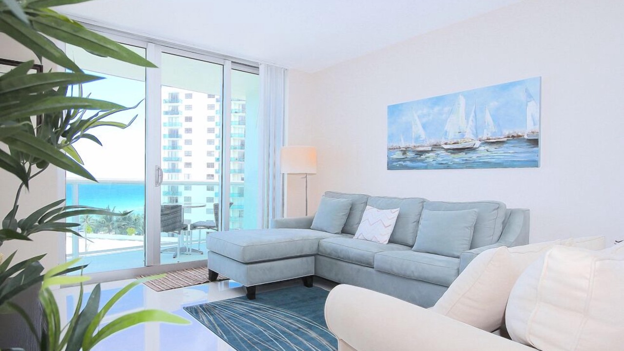 Photo of Livingroom in Hollywood