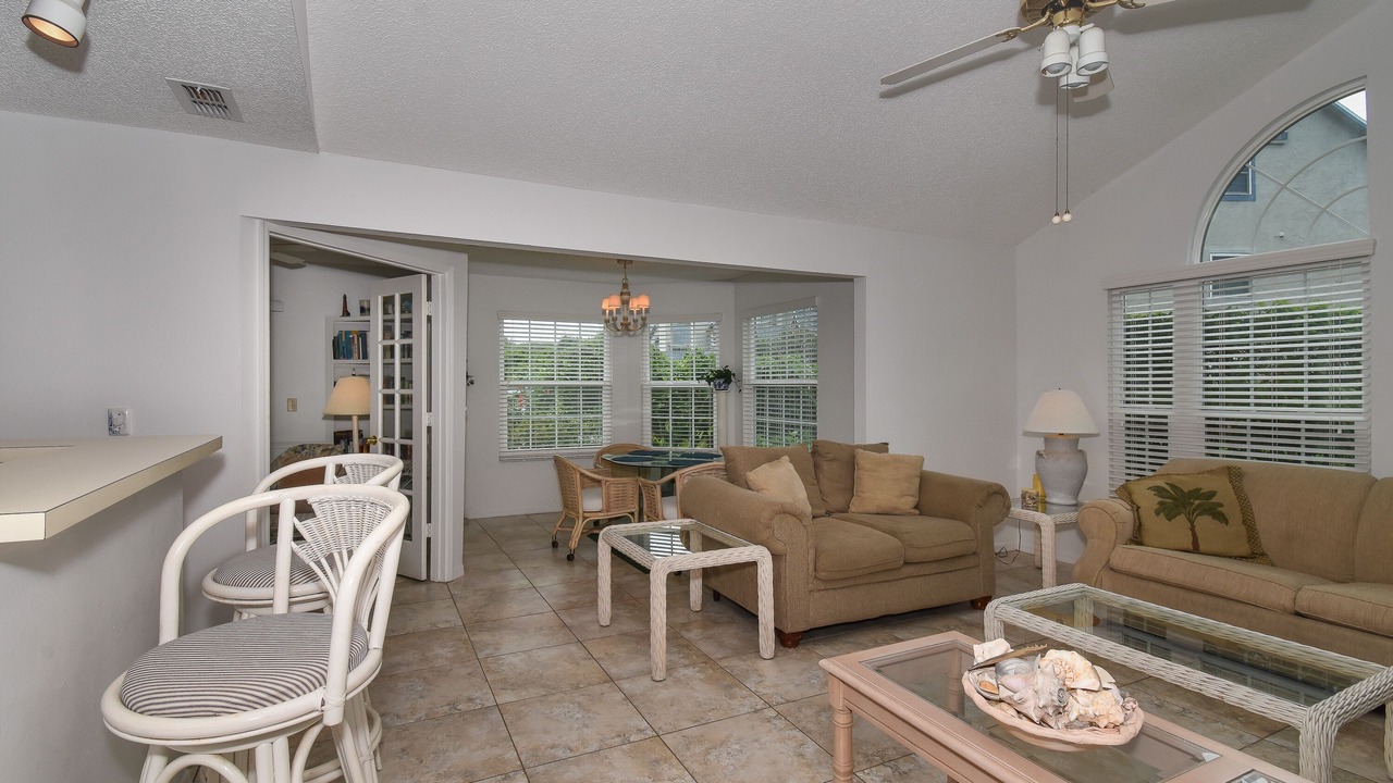 Photo of Livingroom in New Smyrna Beach