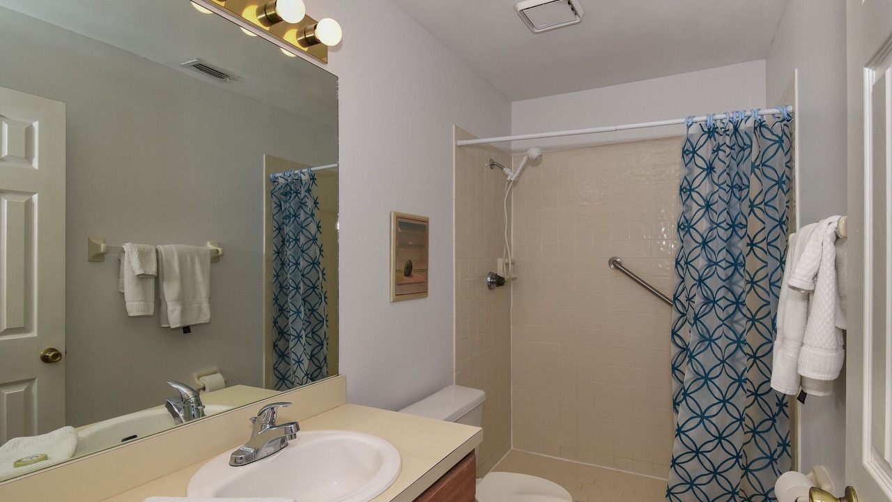 Photo of Bathroom in New Smyrna Beach