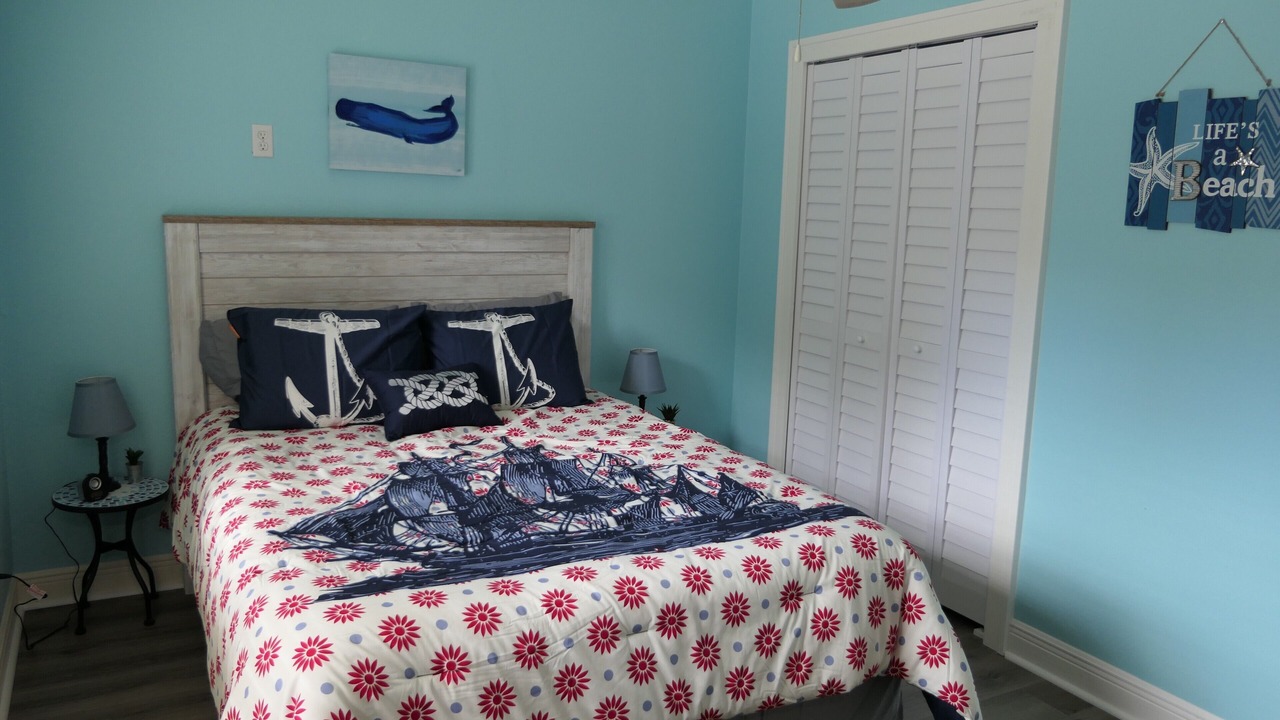 Photo of Bedroom in Altamont Manor
