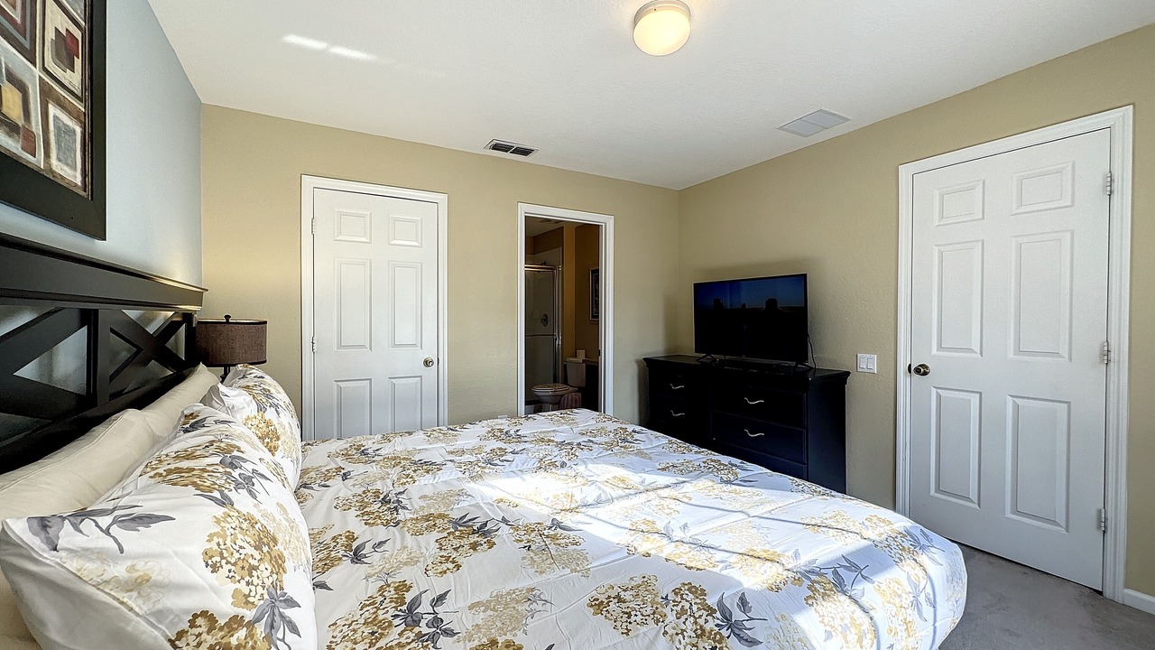 Photo of Bedroom in Windsor Hills