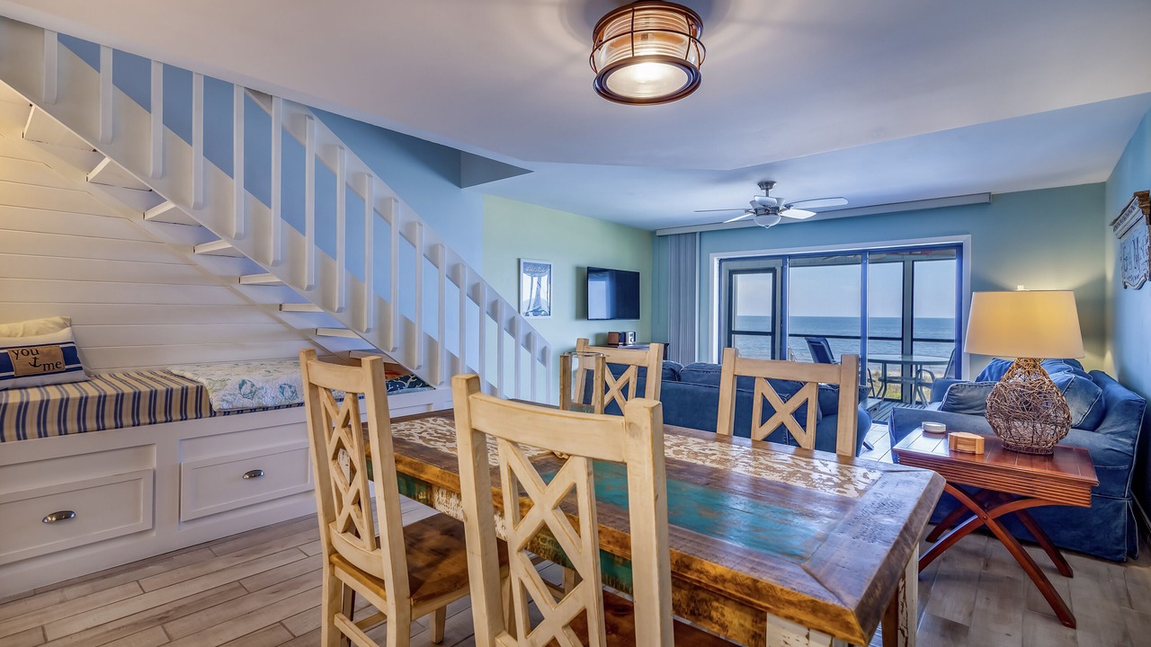Photo of Livingroom in Palm Island