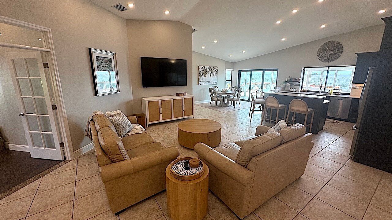 Photo of Livingroom in Caloosahatchee
