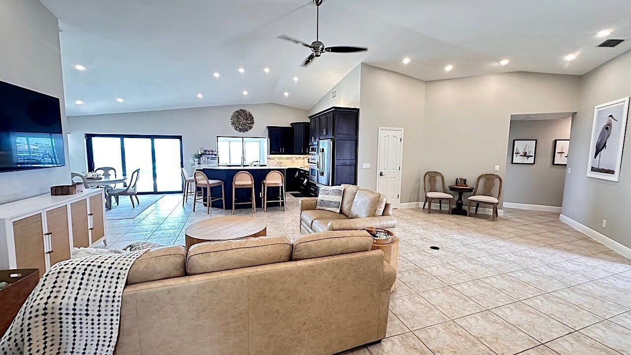 Photo of Livingroom in Caloosahatchee