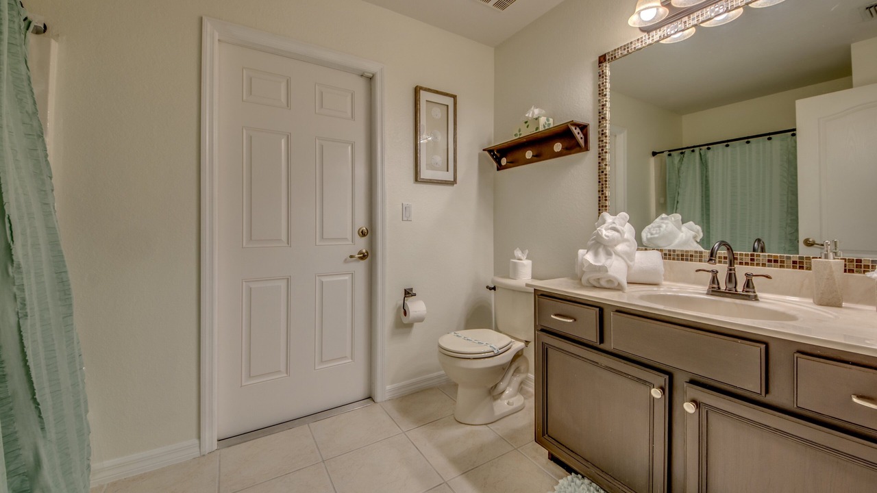 Photo of Bathroom in Pelican