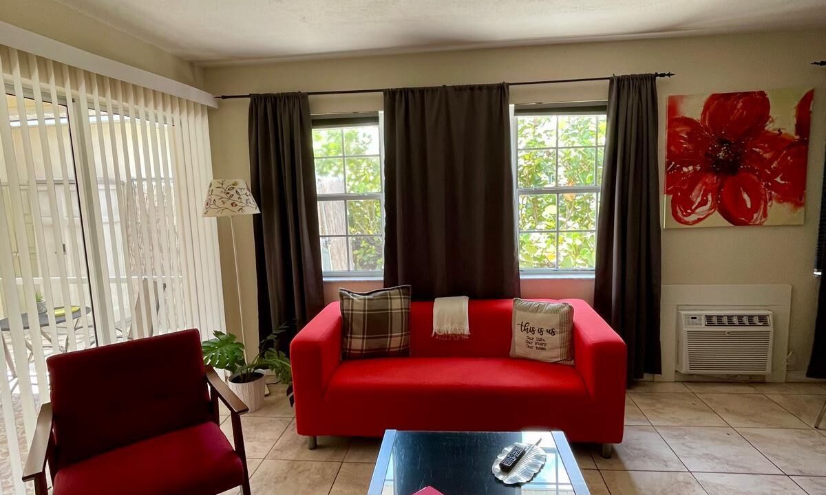 Photo of Livingroom in Caloosahatchee