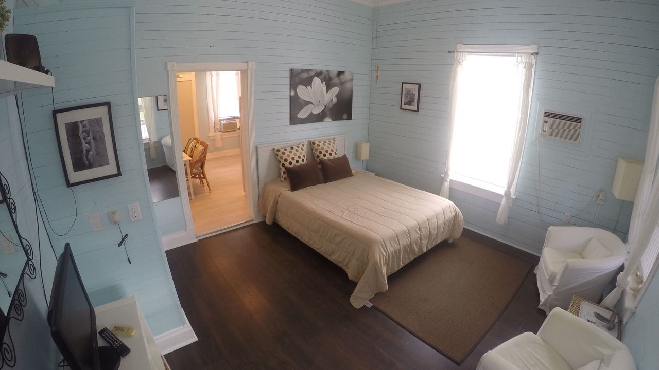 Photo of Bedroom in Altamont Manor