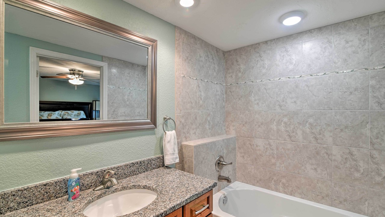 Photo of Bathroom in Yankeetown