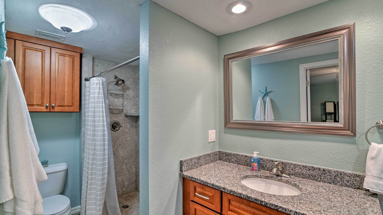 Photo of Bathroom in Yankeetown