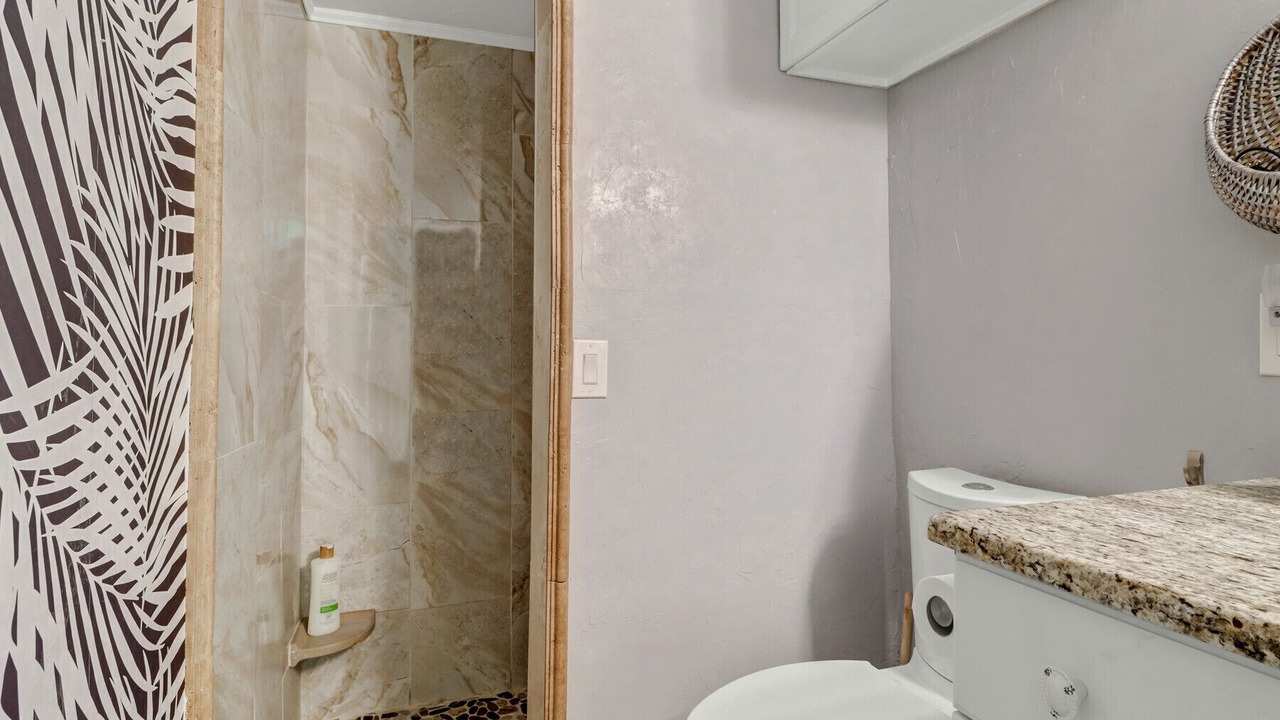 Photo of Bathroom in Vanderbilt Beach