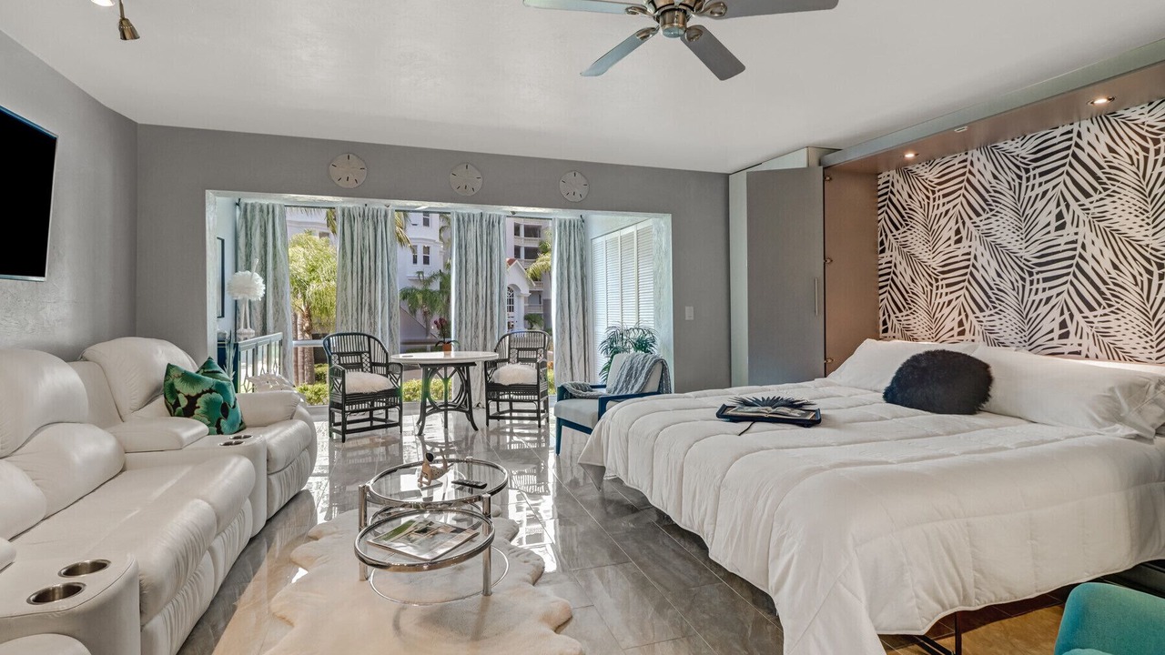 Photo of Bedroom in Vanderbilt Beach