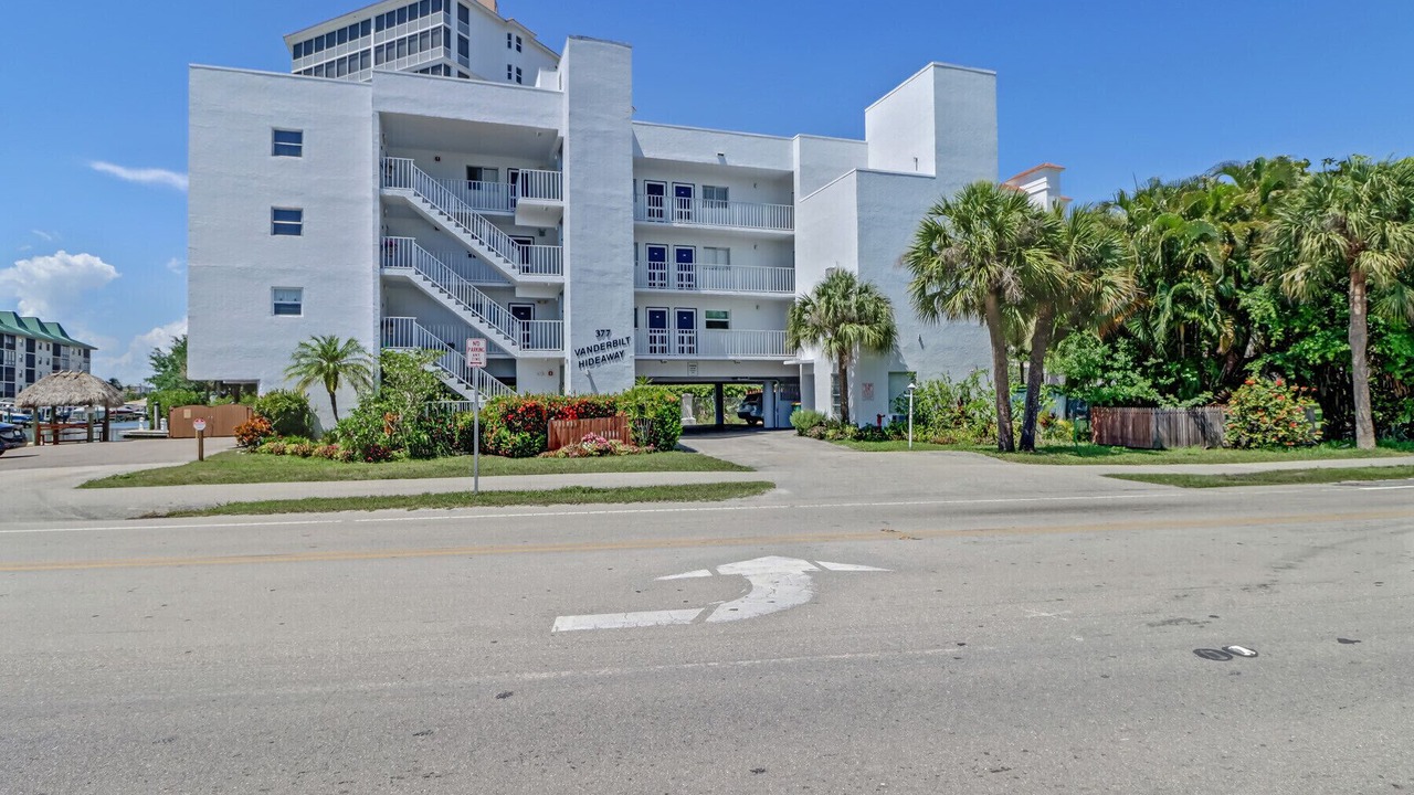 Photo of Outdoor in Vanderbilt Beach