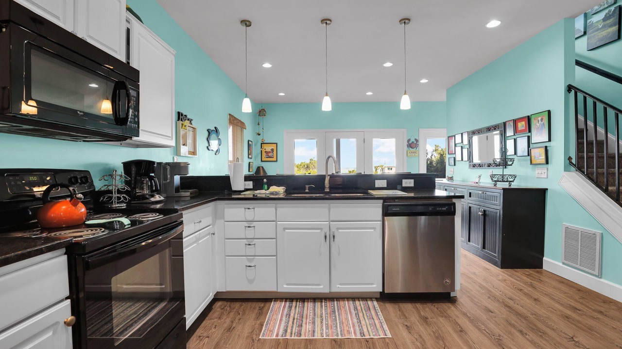 Photo of Kitchen in Oceanmarsh Subdivision