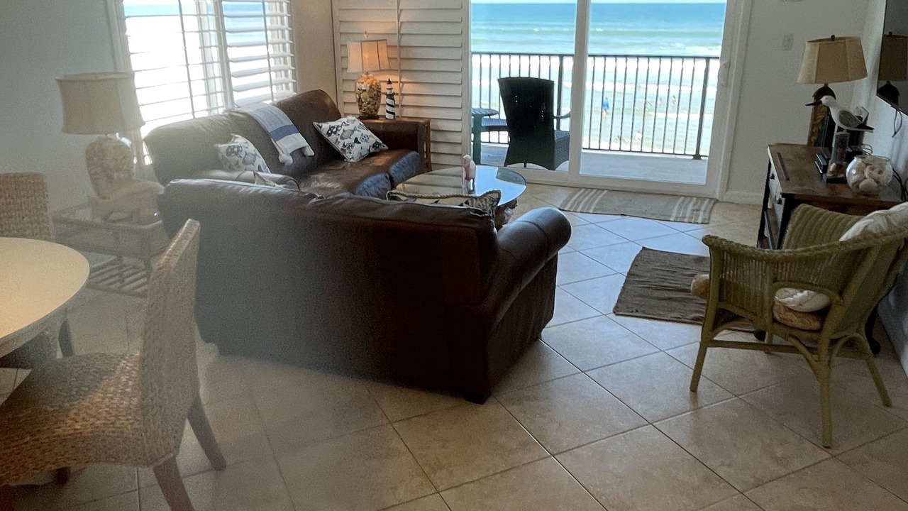 Photo of Livingroom in New Smyrna Beach