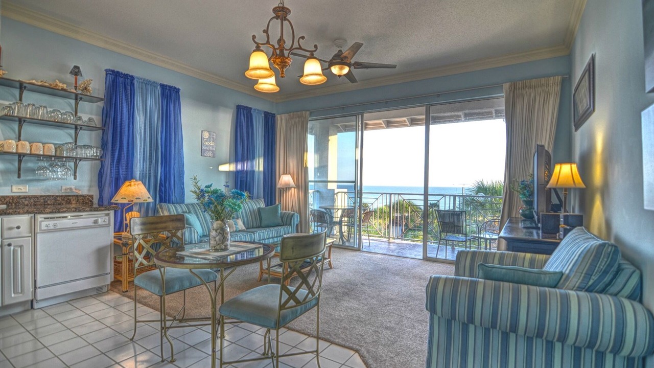 Photo of Livingroom in Gulf Place
