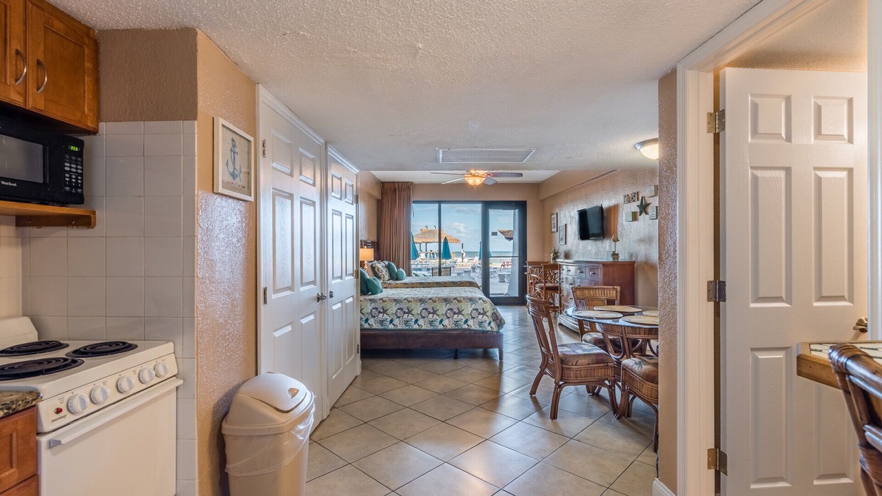 Photo of Kitchen in Daytona Beach Shores