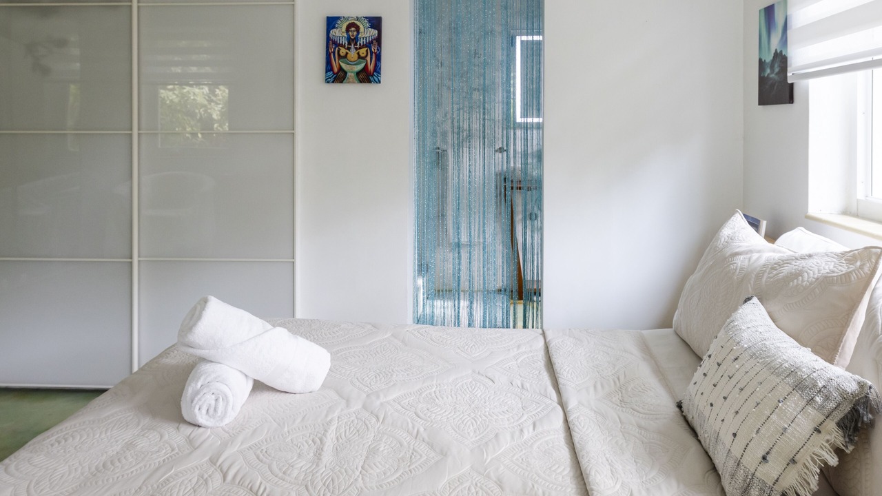 Photo of Bedroom in Biscayne Park