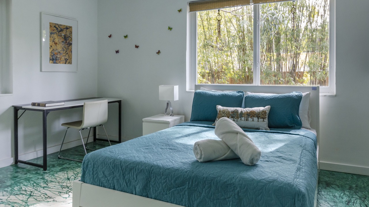 Photo of Bedroom in Biscayne Park