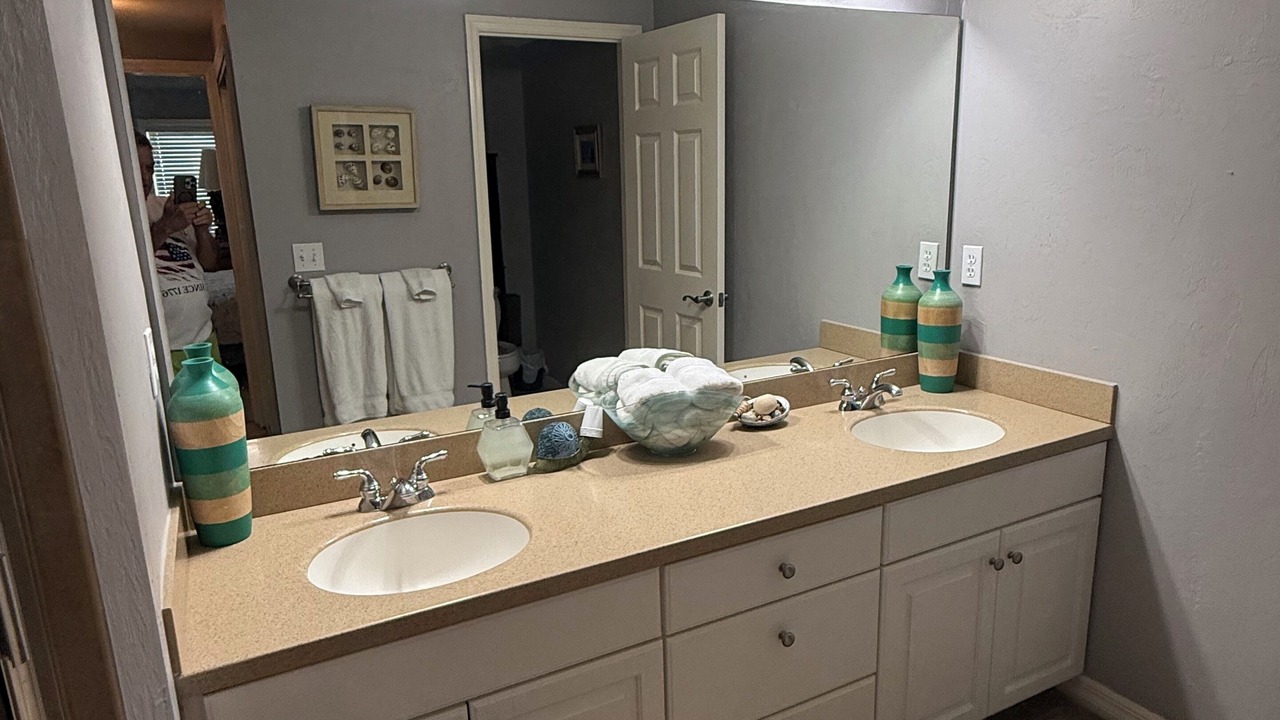 Photo of Bathroom in Suwannee
