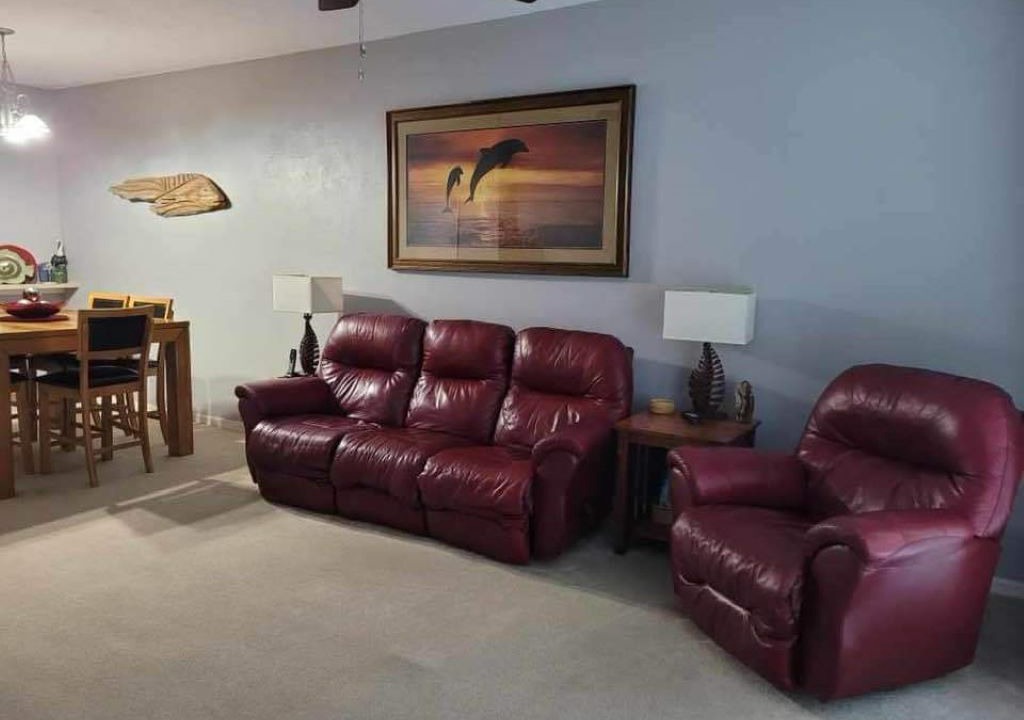 Photo of Livingroom in Suwannee
