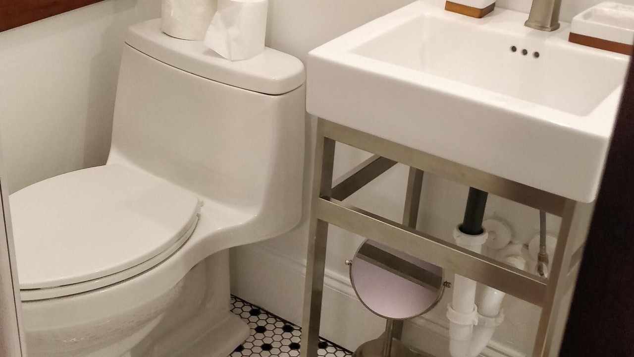 Photo of Bathroom in Poncey-Highland