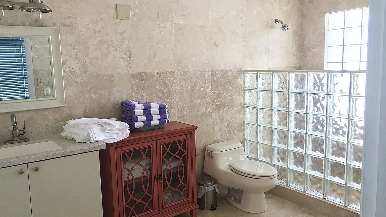 Photo of Bathroom in Farara Shores