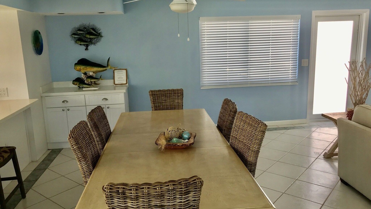 Photo of Livingroom in Farara Shores