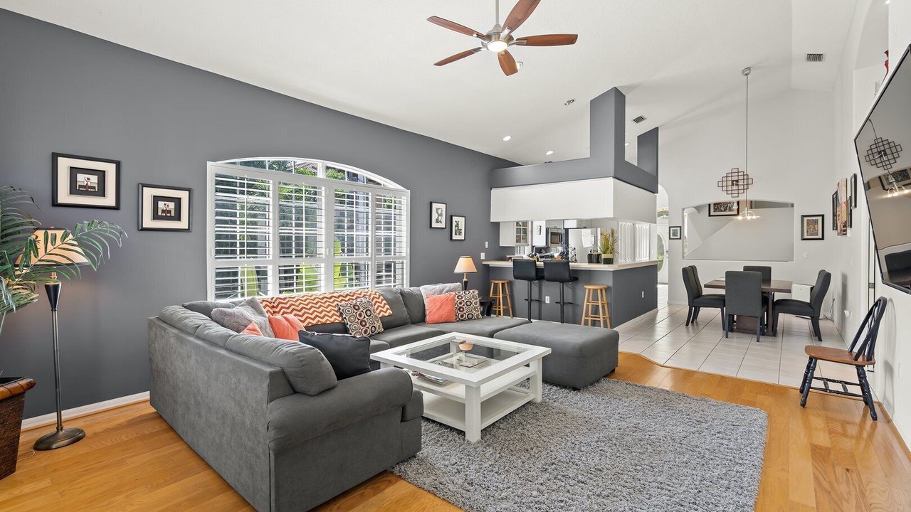 Photo of Livingroom in Bay Isle