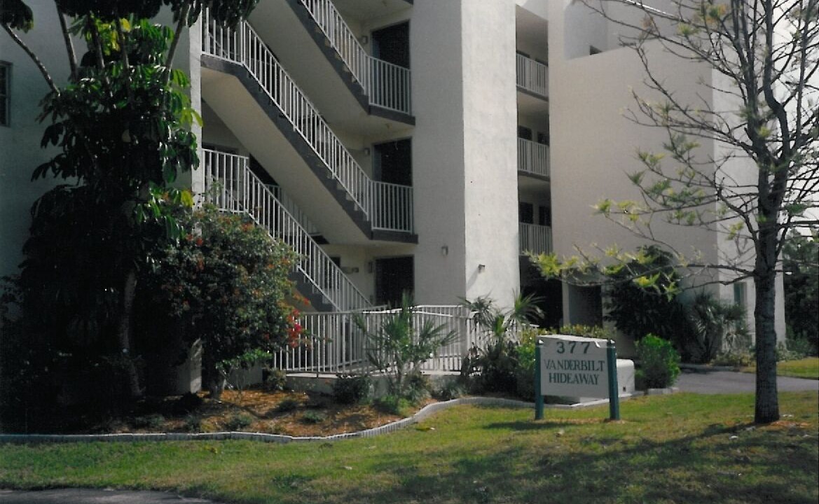 Photo of Outdoor in Vanderbilt Beach