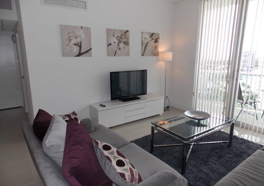 Photo of Bedroom in Hollywood South Central Beach