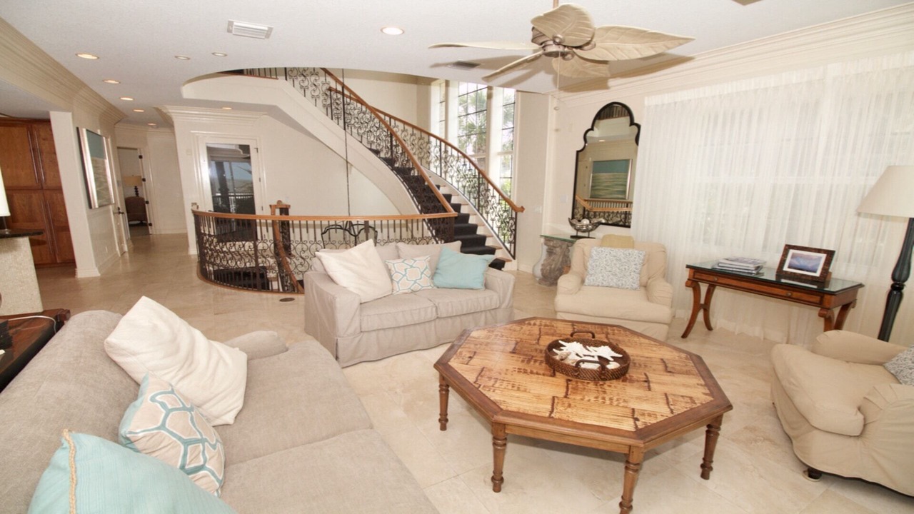 Photo of Livingroom in Independence Square