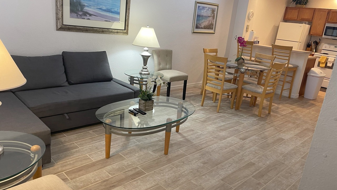 Photo of Livingroom in Venetian Bay Villages