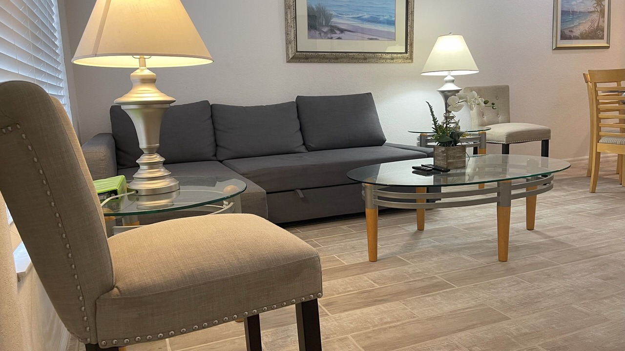 Photo of Livingroom in Venetian Bay Villages