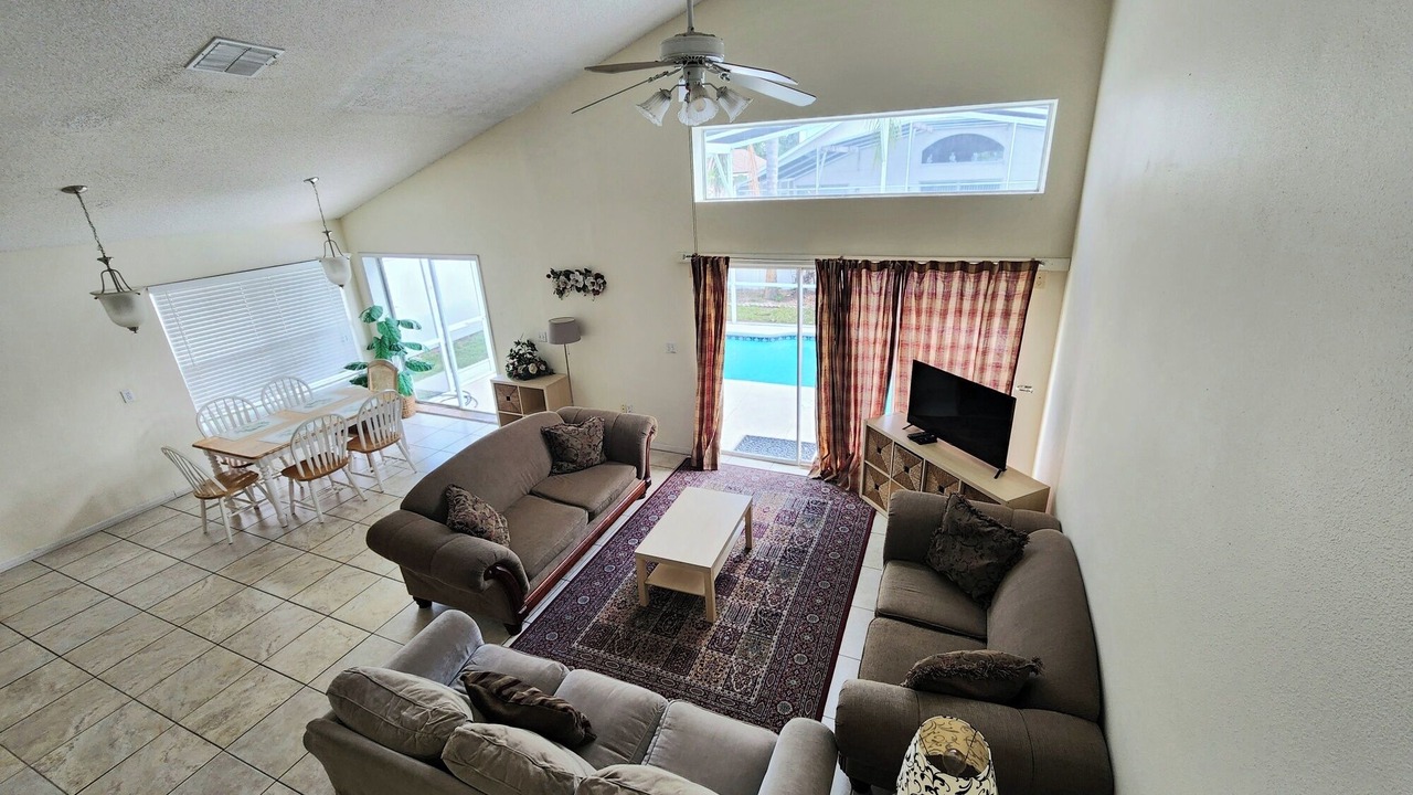 Photo of Livingroom in Creekside