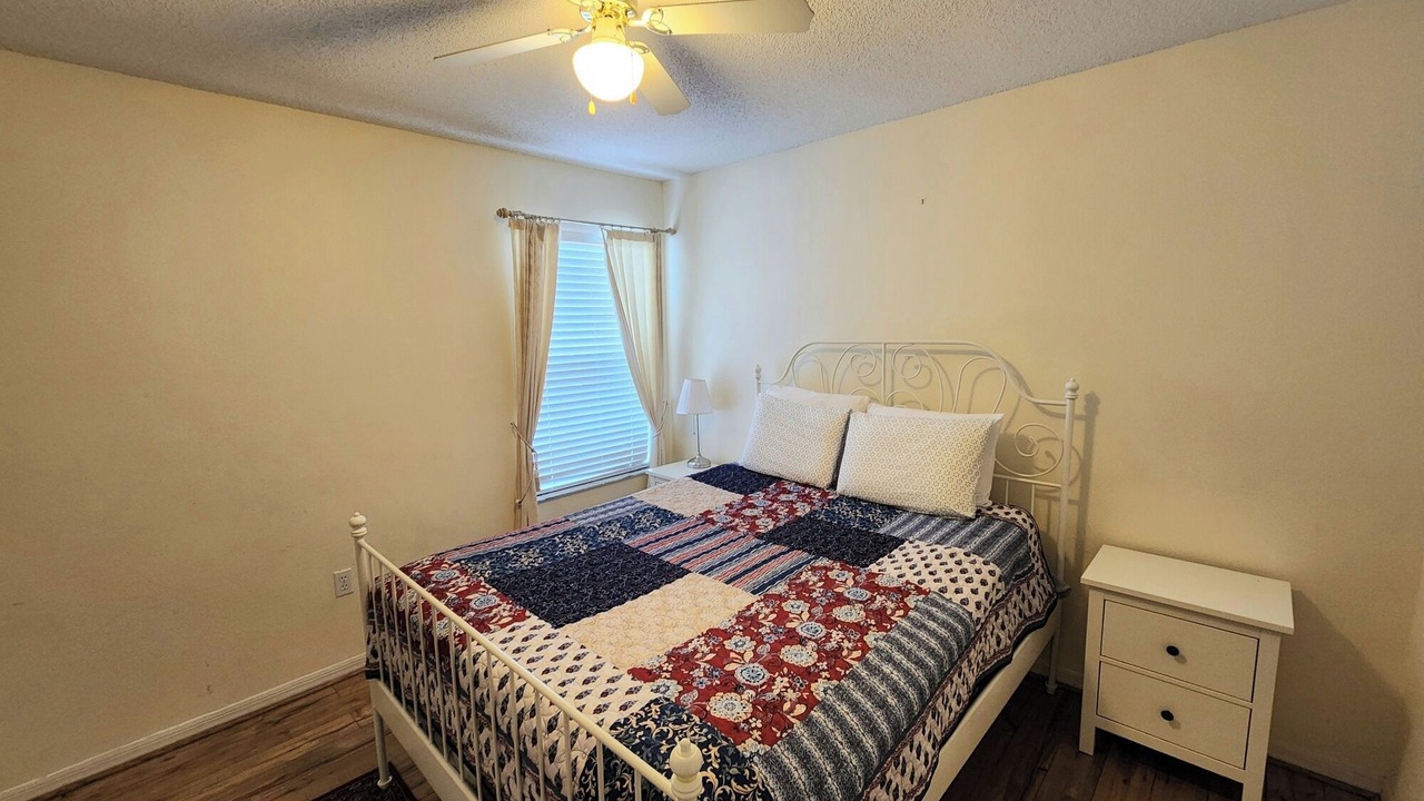 Photo of Bedroom in Creekside