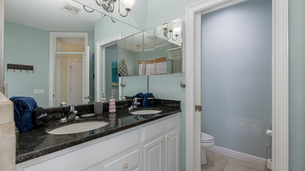 Photo of Bathroom in Bay Esplanade