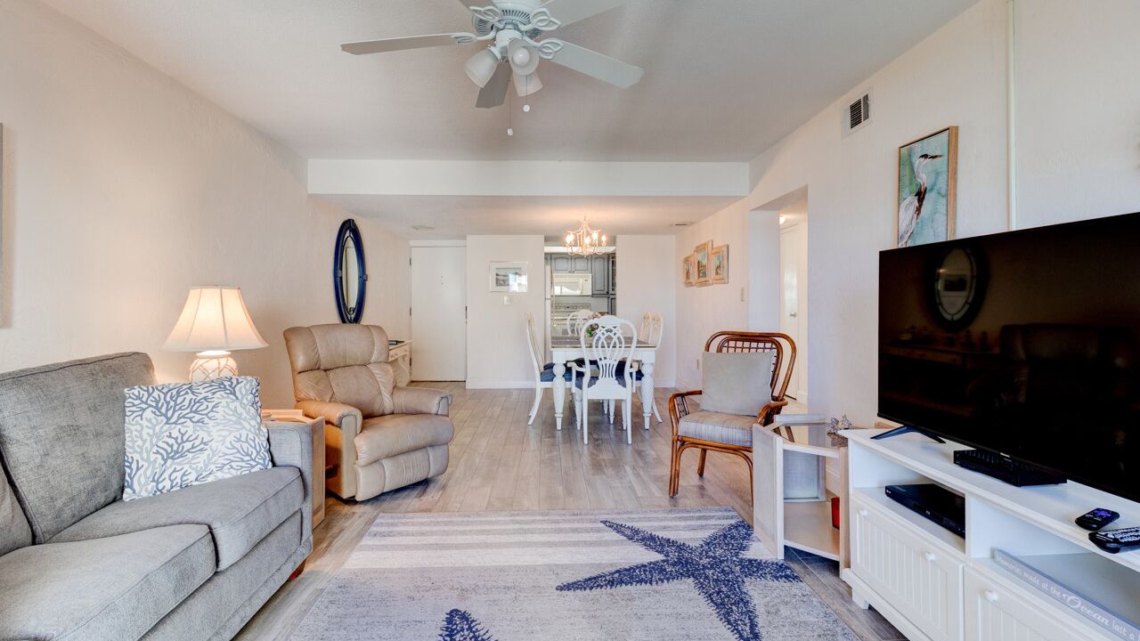 Photo of Livingroom in New Smyrna Beach