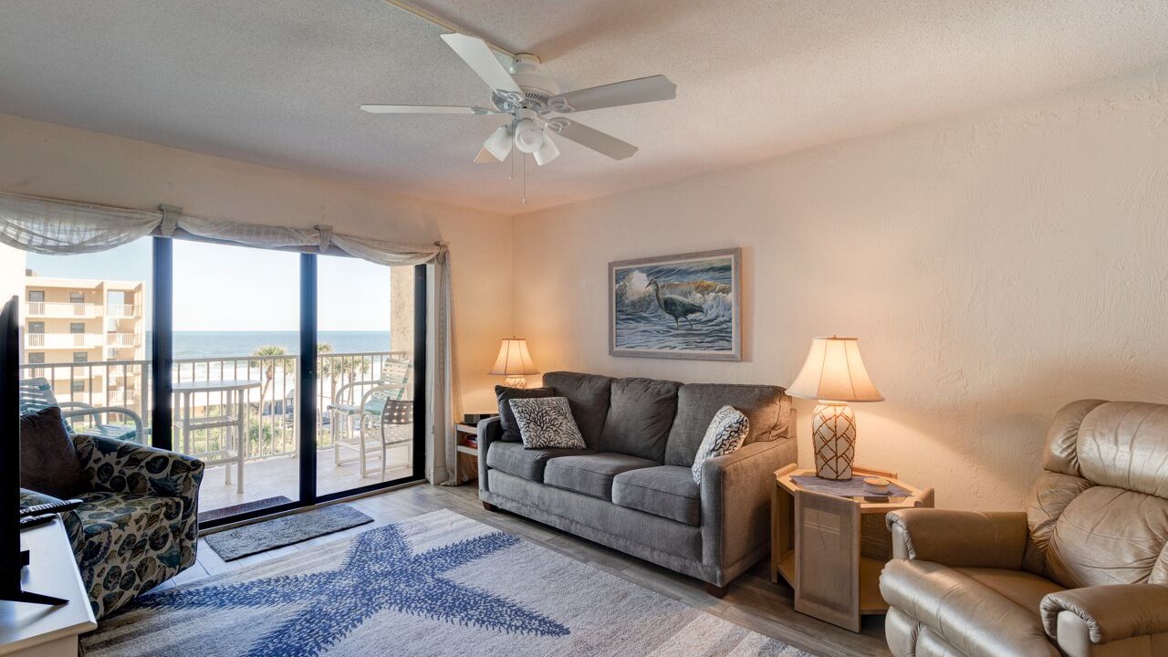 Photo of Livingroom in New Smyrna Beach