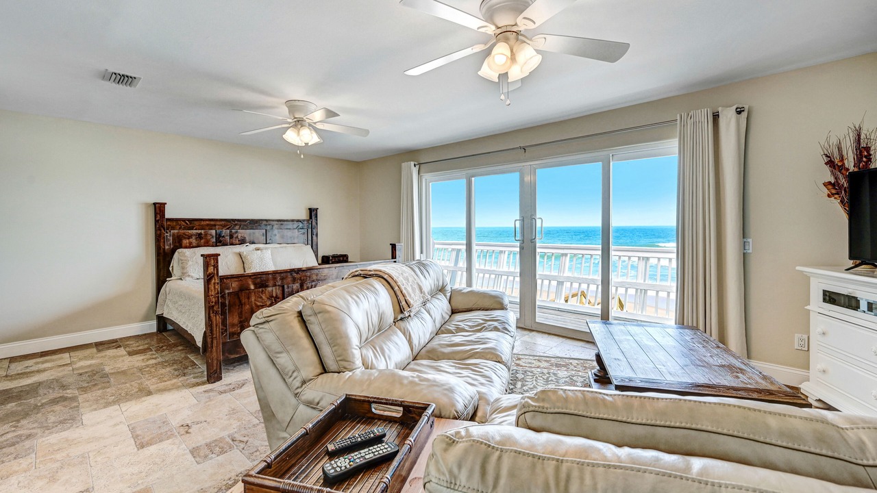 Photo of Livingroom in Floridana Beach