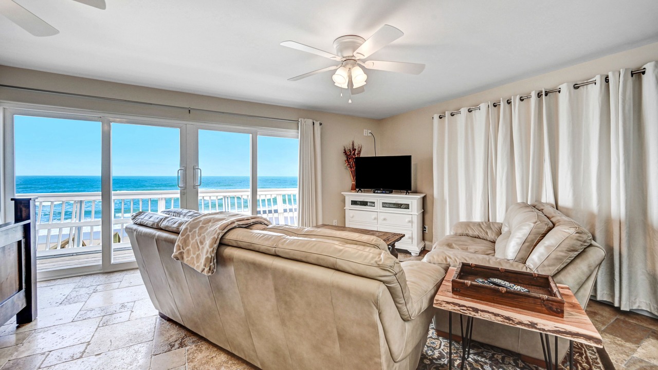 Photo of Livingroom in Floridana Beach