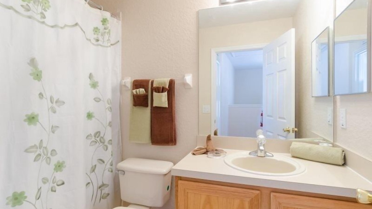 Photo of Bathroom in Regal Palms