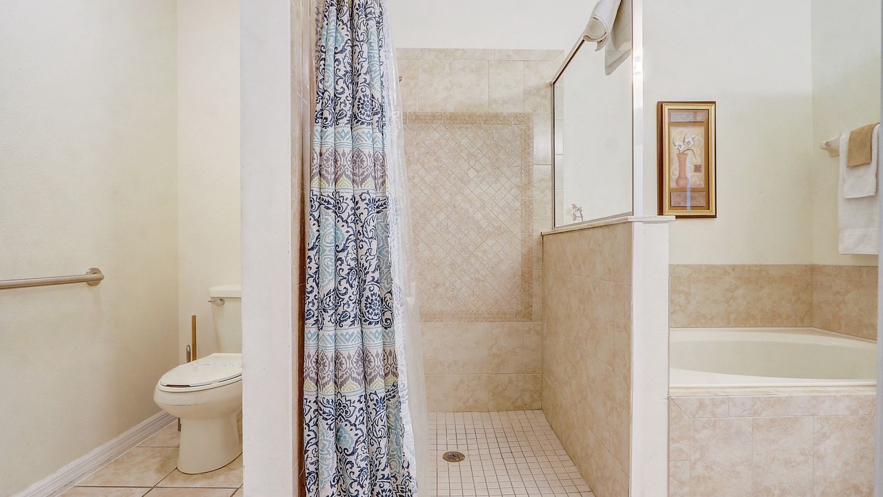 Photo of Bathroom in Watersong