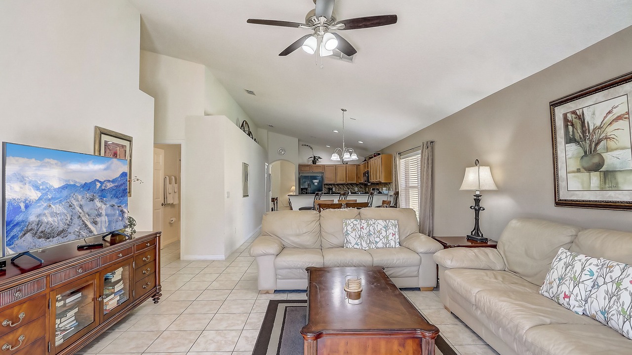 Photo of Livingroom in Watersong