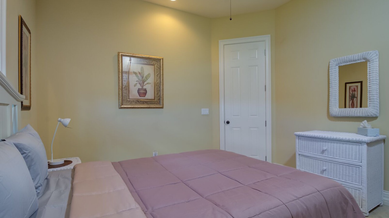 Photo of Bedroom in Naples Park