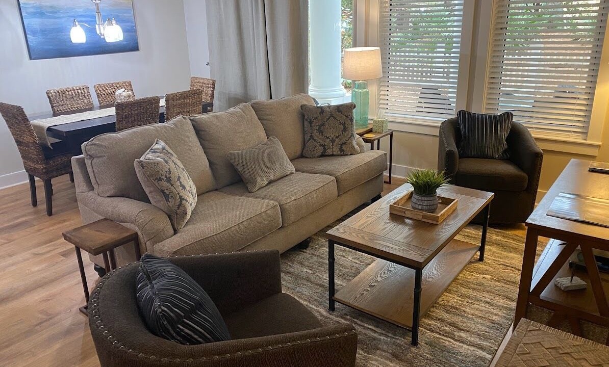 Photo of Livingroom in Baytowne Wharf