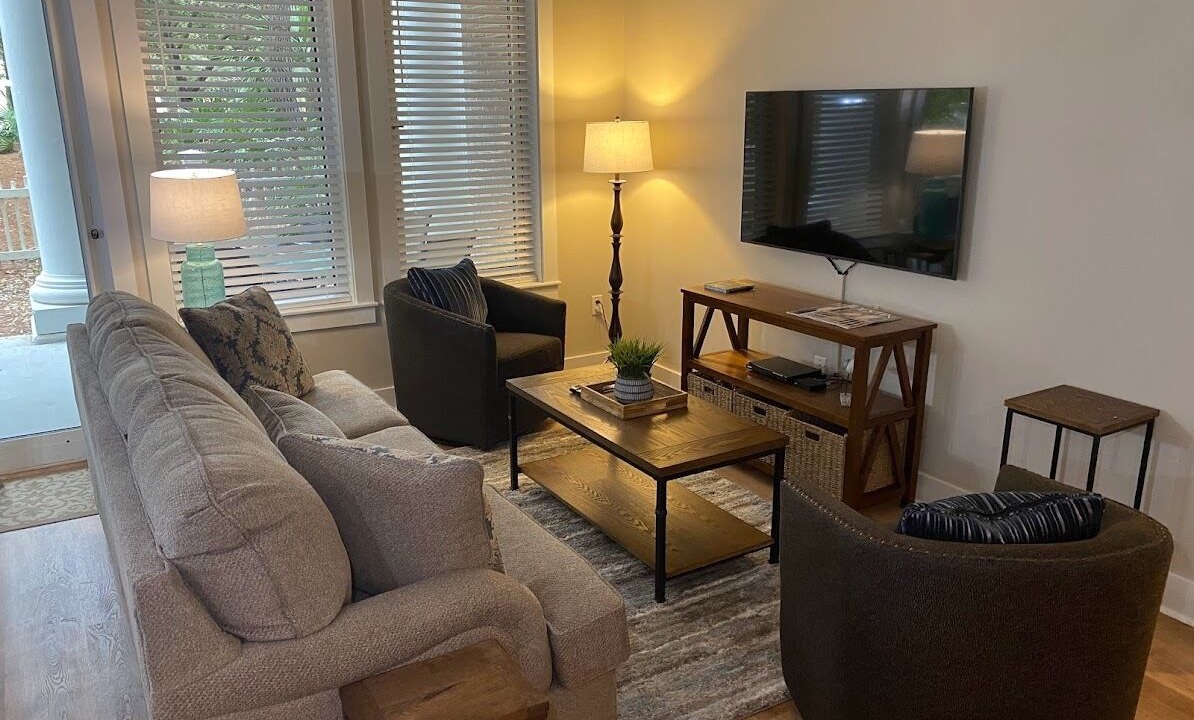Photo of Livingroom in Baytowne Wharf