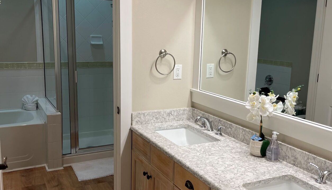 Photo of Bathroom in Baytowne Wharf