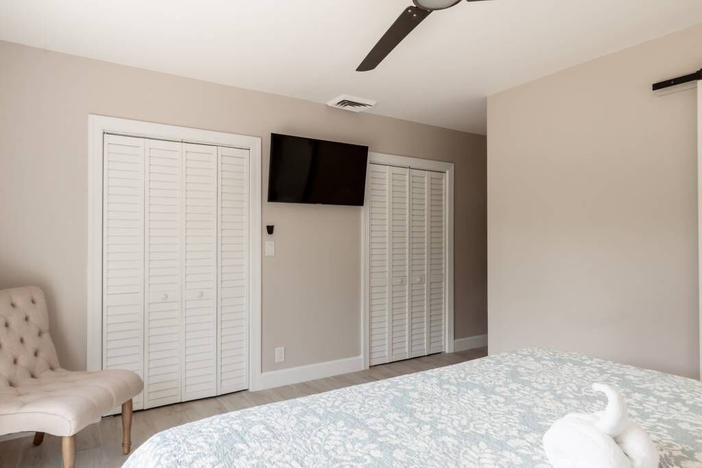 Photo of Bedroom in Sunrise Intracoastal